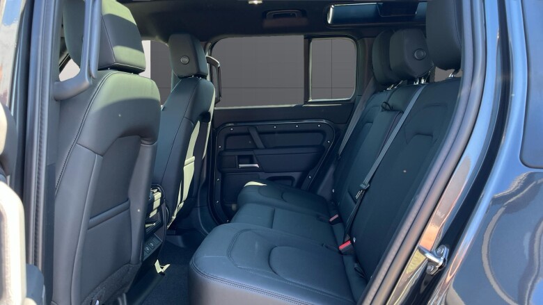 Land Rover Defender 3.0 D350 X-Dynamic SE 110 5dr Auto Diesel Estate